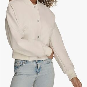 Levi’s women’s Cream Bomber Jacket size XL - faux leather